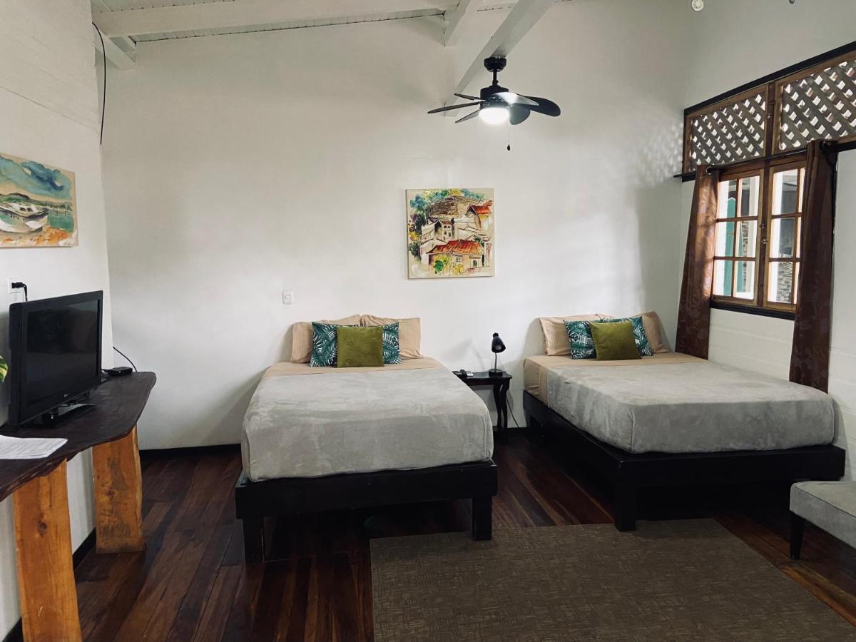 Puerto Viejo de Talamanca Lizard King Hotel & Suites מראה חיצוני תמונה